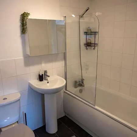 Cozy 1-br Sanctuary In Redland, 3* بريستول