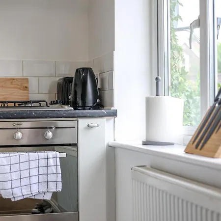 Cozy 1-br Sanctuary In Redland, بيت ضيافة 3*