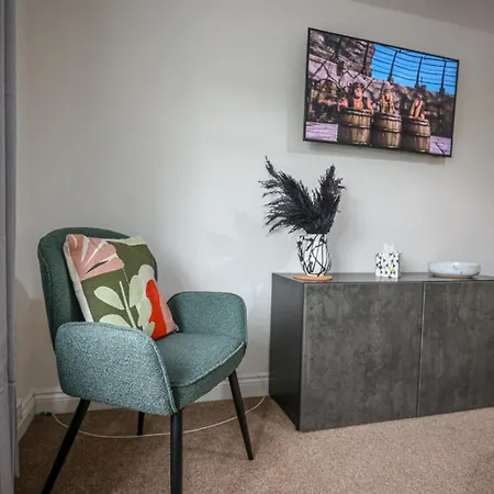 Cozy 1-br Sanctuary In Redland, 3*